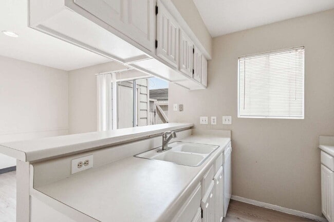 Building Photo - 2120 Wilcrest Dr