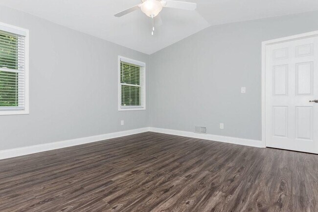 Building Photo - 2681 Ravenoaks Pl