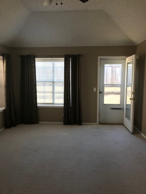 Building Photo - Beautiful Well Maintained 3 Bedroom Home In Cedar Ridge Park!