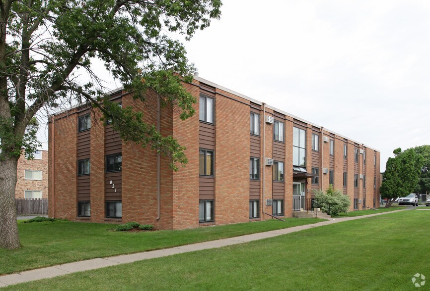 Primary Photo - CMM Aquila Flats 8216 W 31st St.