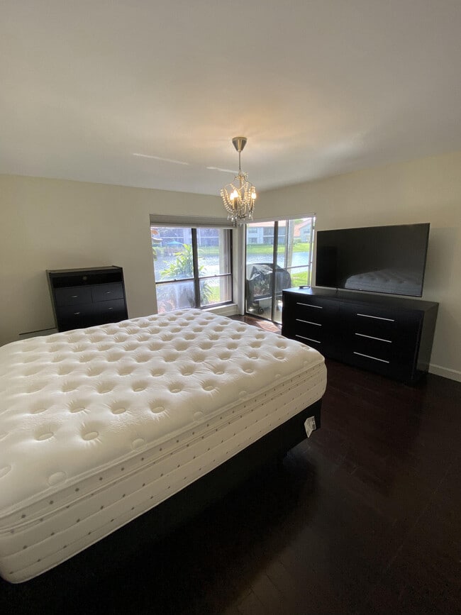 Building Photo - 5621 Coach House Cir