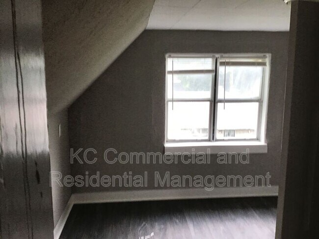 Building Photo - 107 Clinton Pl