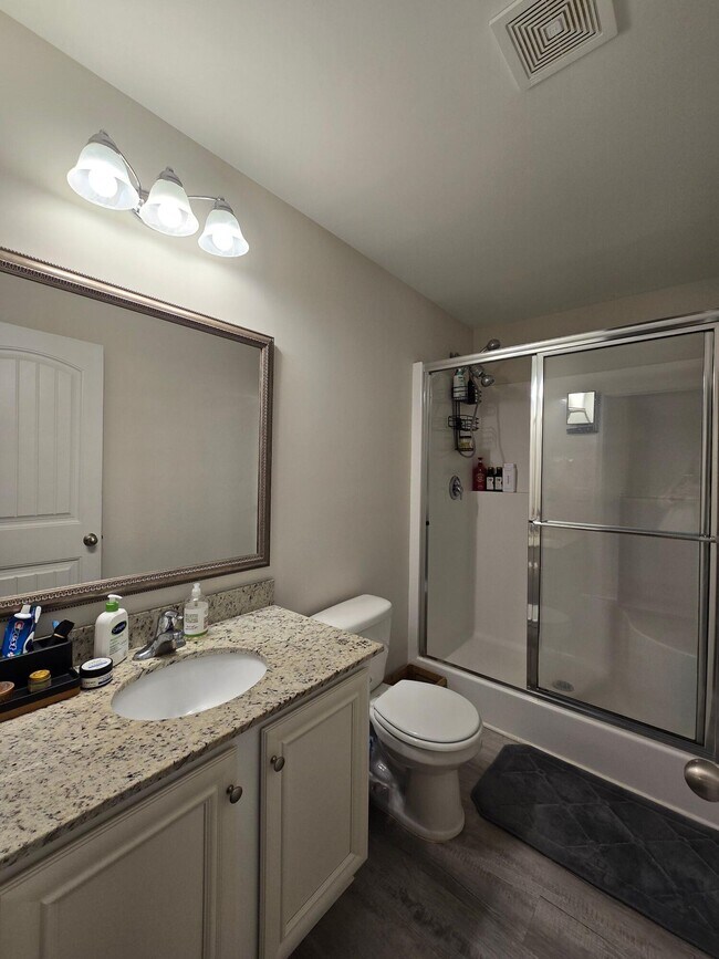 Building Photo - 437 Conifer St