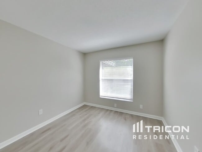 Building Photo - 13912 Henson Cir