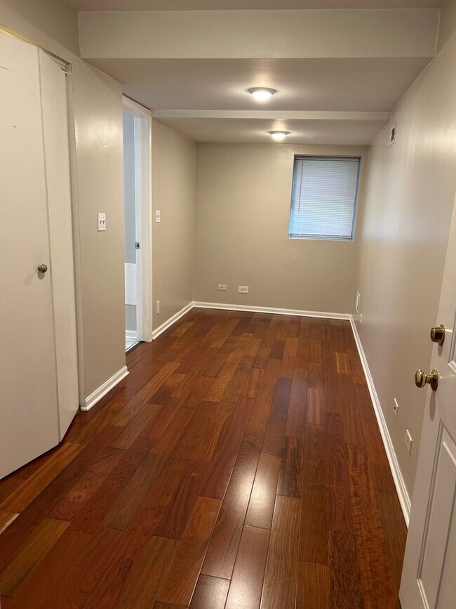 Building Photo - 2634 N Talman Ave