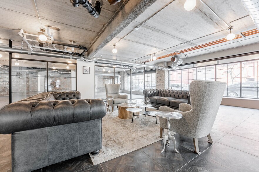 Building Photo - 100 E 14th St