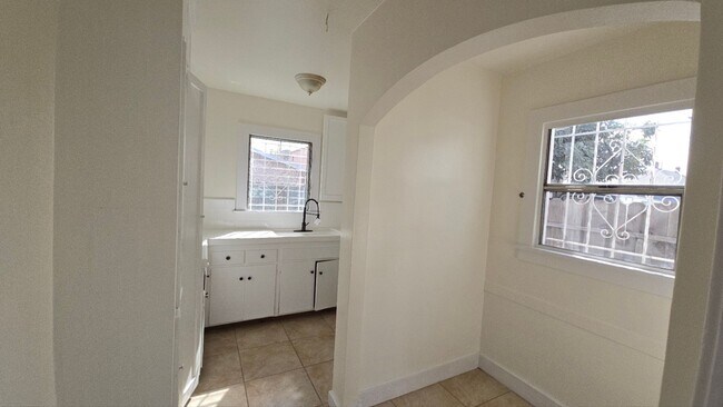 Building Photo - 59(454)