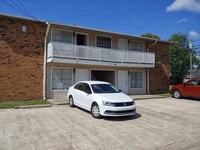 Building Photo - 100 Melrose Dr