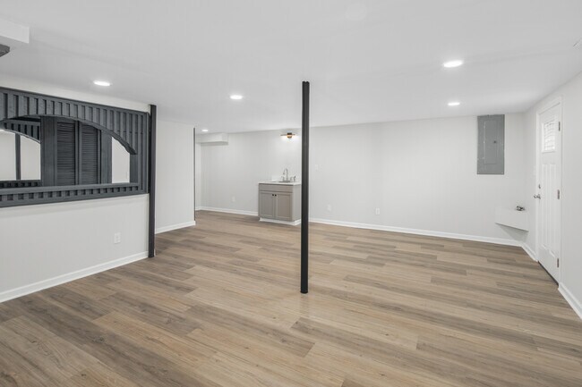 Building Photo - 3802 McEwen Dr NW