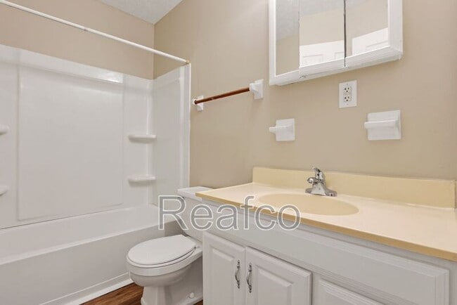 Building Photo - 2850 Baughman Ave