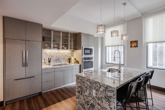 Building Photo - 9-JAN-JAN E 4th St