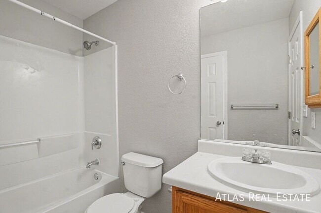 Building Photo - 7829 Antelope Valley Point