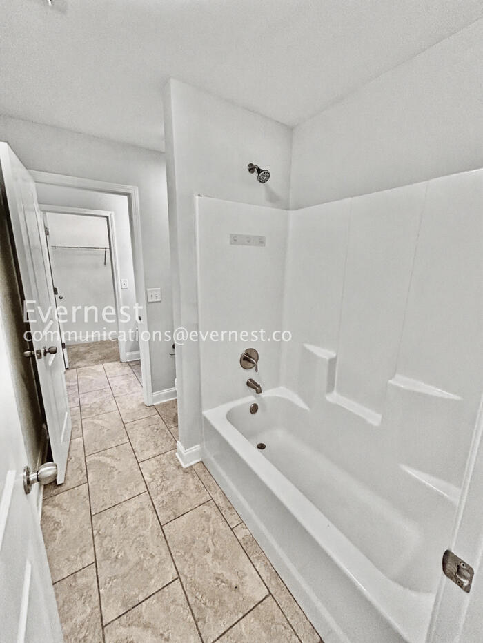 Building Photo - 3845 Valley View Ct