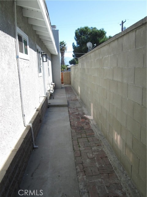 Building Photo - 852 N Davidson Ave