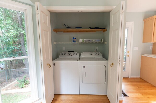 Building Photo - Lovely, Updated 3-Bedroom, 1-Bath Home in Greensboro w/ Fenced Yard