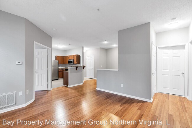 Building Photo - 1705 Lake Shore Crest Dr