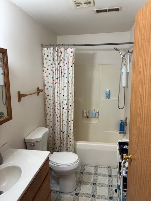 Building Photo - 1144 E Mifflin St