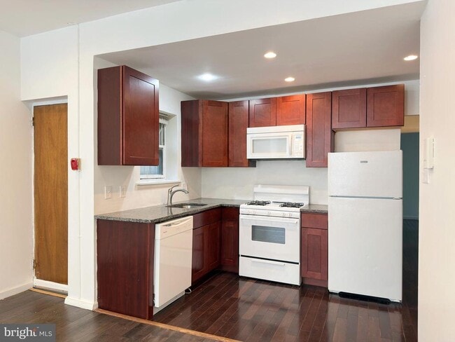 Building Photo - 545 Christian St