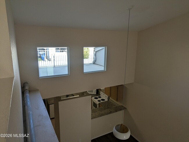 Building Photo - 2717 N Pacific Dr