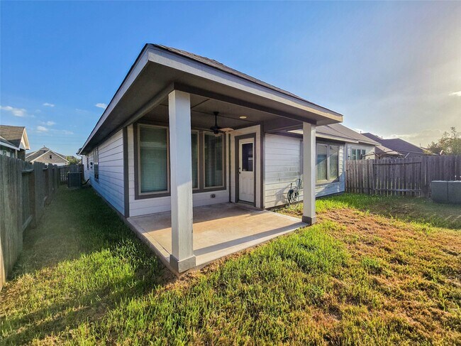Building Photo - 20230 Rainflower Bay Ln