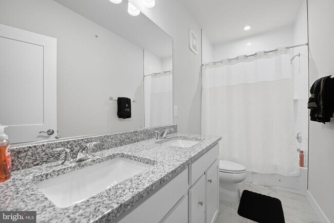 Building Photo - 709 Thomas Ln