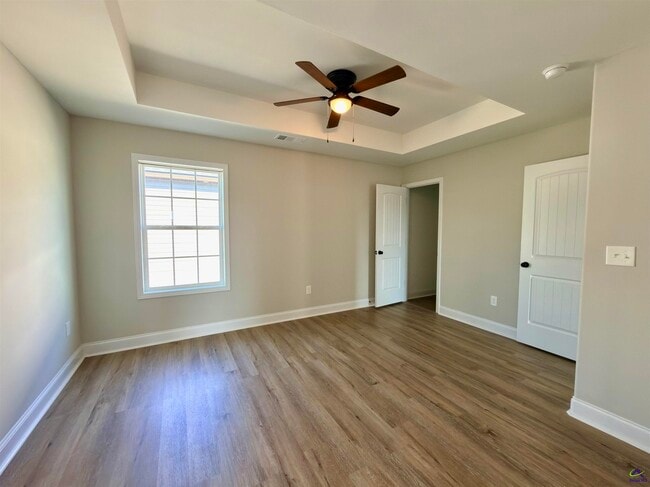 Building Photo - 212 Beau Claire Cir