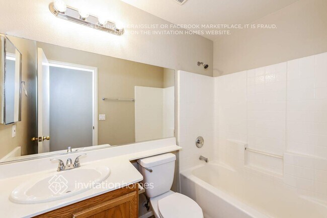 Building Photo - 534 Startop St