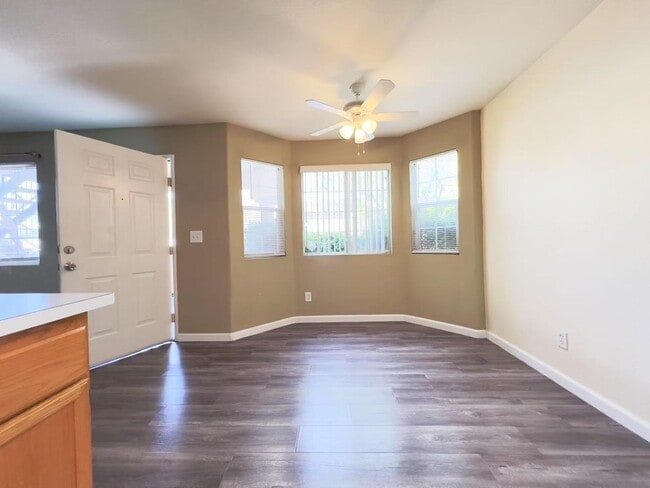 Building Photo - Nice Condo