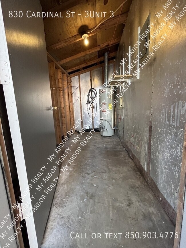 Building Photo - 830 Cardinal St