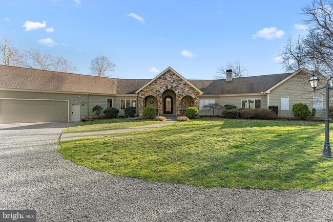 Building Photo - 3535 Meadow Rd