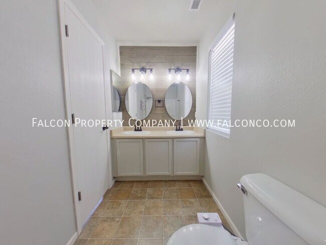 Building Photo - 9345 Hirono Rd