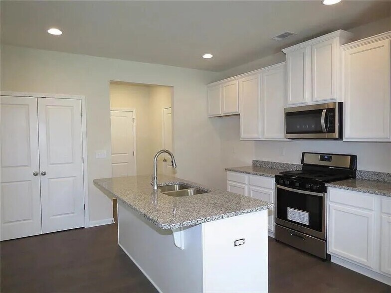 Building Photo - Room in Townhome on Berney Cir