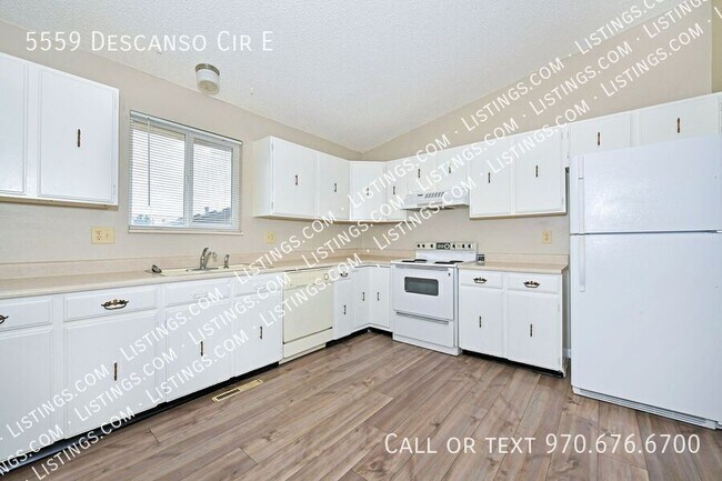 Building Photo - 5559 Descanso Cir E