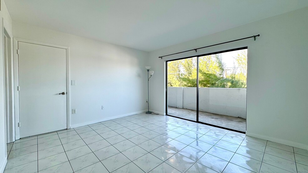 Master Bedroom - 130 S Shore Dr