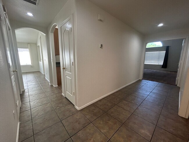 Building Photo - 3861 E Redfield Ct