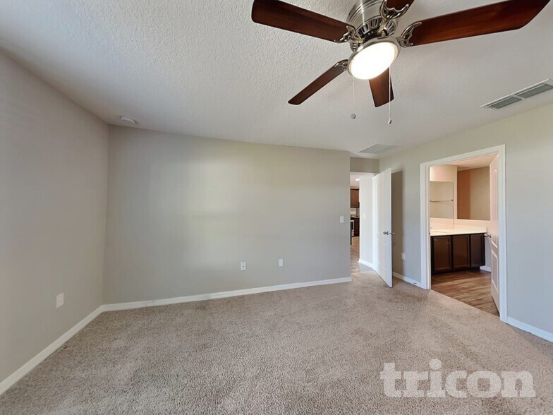 Building Photo - 449 Kensington View Dr