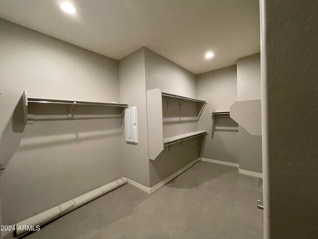 Building Photo - 22834 E Silver Crk Ln