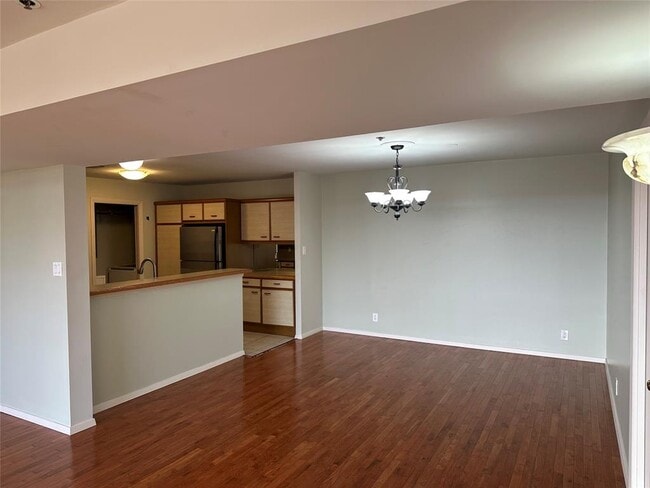 Building Photo - 40 N Interstate Hwy 35