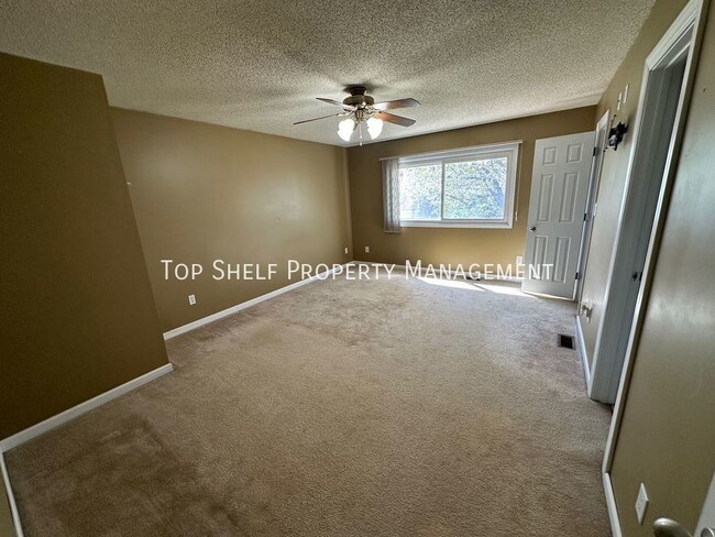 Building Photo - 5476 Dakota Dr