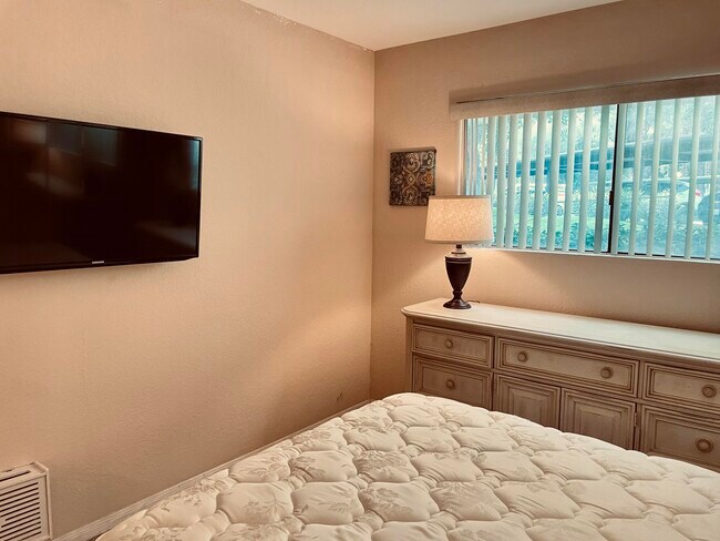 Building Photo - 2812 N Auburn Ct