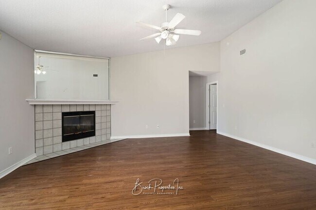 Building Photo - 2100 Blue Wind Dr