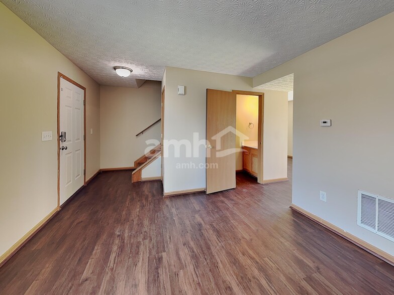 Building Photo - 8245 Crete Ln