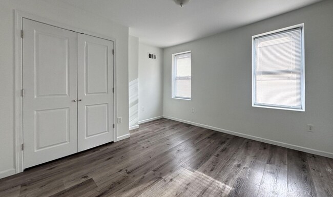 Building Photo - 5513 Ludlow St