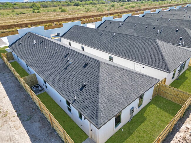 Building Photo - 2900 S Links Dr