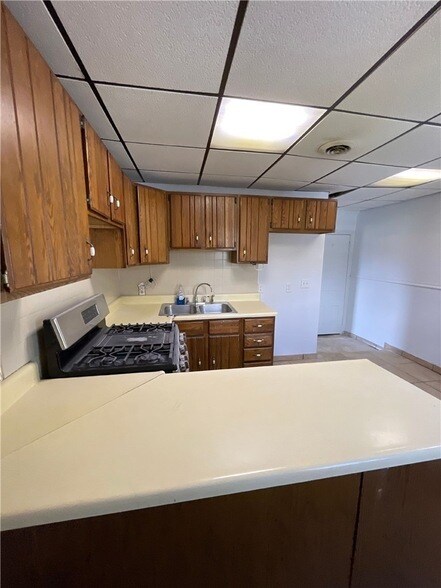 Building Photo - 1367 Montezuma St