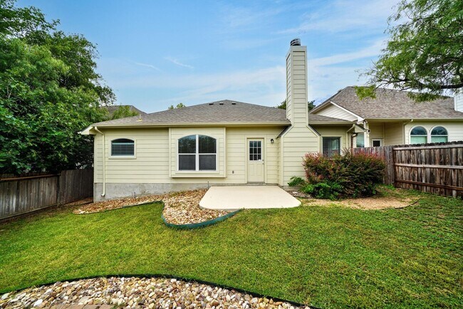 Building Photo - Stunning  Home in the Highly Sought-After ...