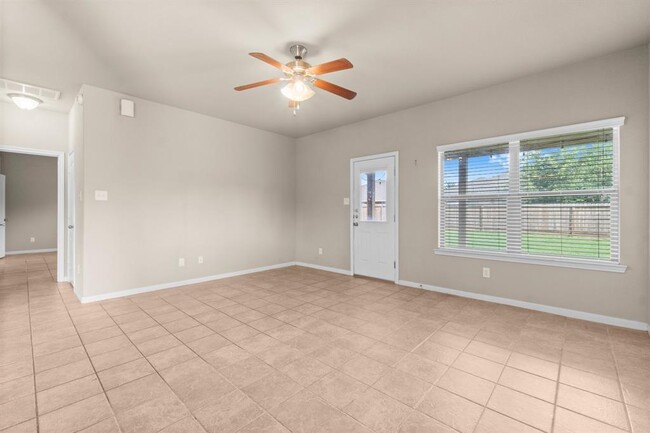 Building Photo - 2827 Lockeridge Oaks Dr