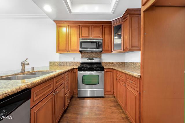 Building Photo - 3480 Barham Blvd