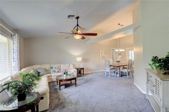 Building Photo - 562 Rolling Hill Dr