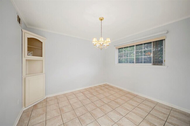Building Photo - 5215 Cheena Dr